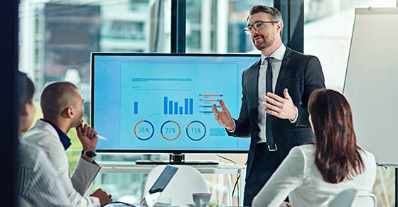 How to make financial reports easier for stakeholders to understand